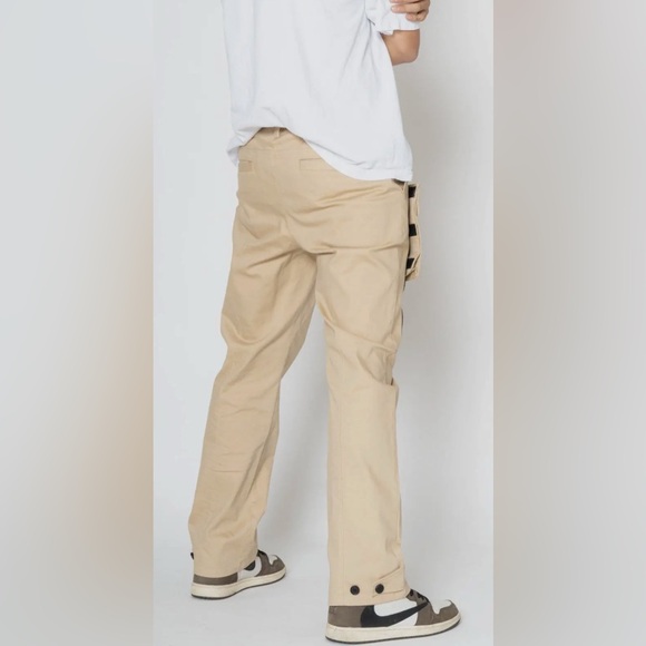 Men's Wide Leg Cargo Pants w/ Removable Pocket- Khaki/NWT - Picture 3 of 4